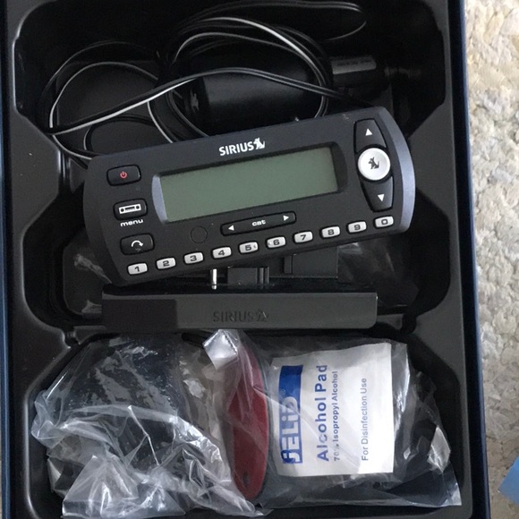 Sirius XM onyX satellite radio - Picture 3 of 4